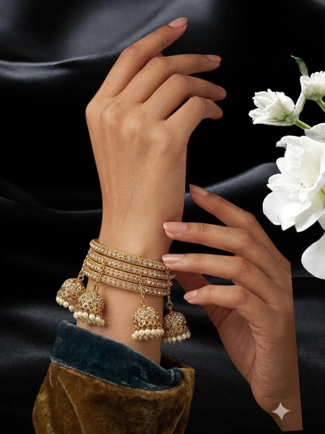 Set Of 4 Antique Gold Plated Latkan Bangle Set