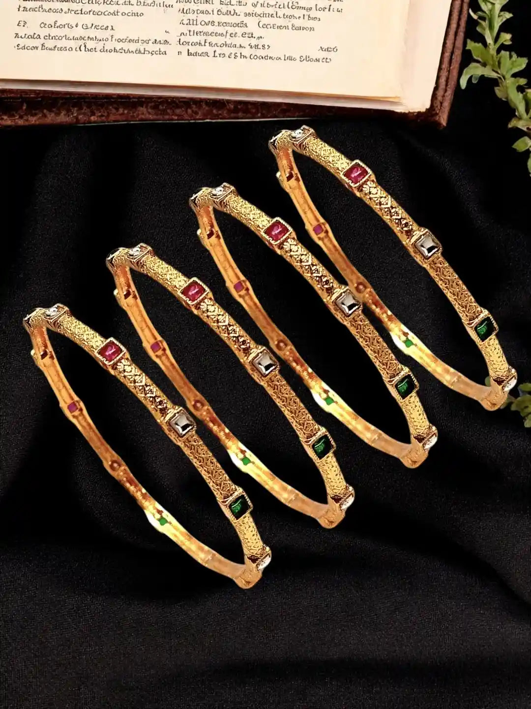 Set Of 4 Gold Plated Sleek Kundan Bangles
