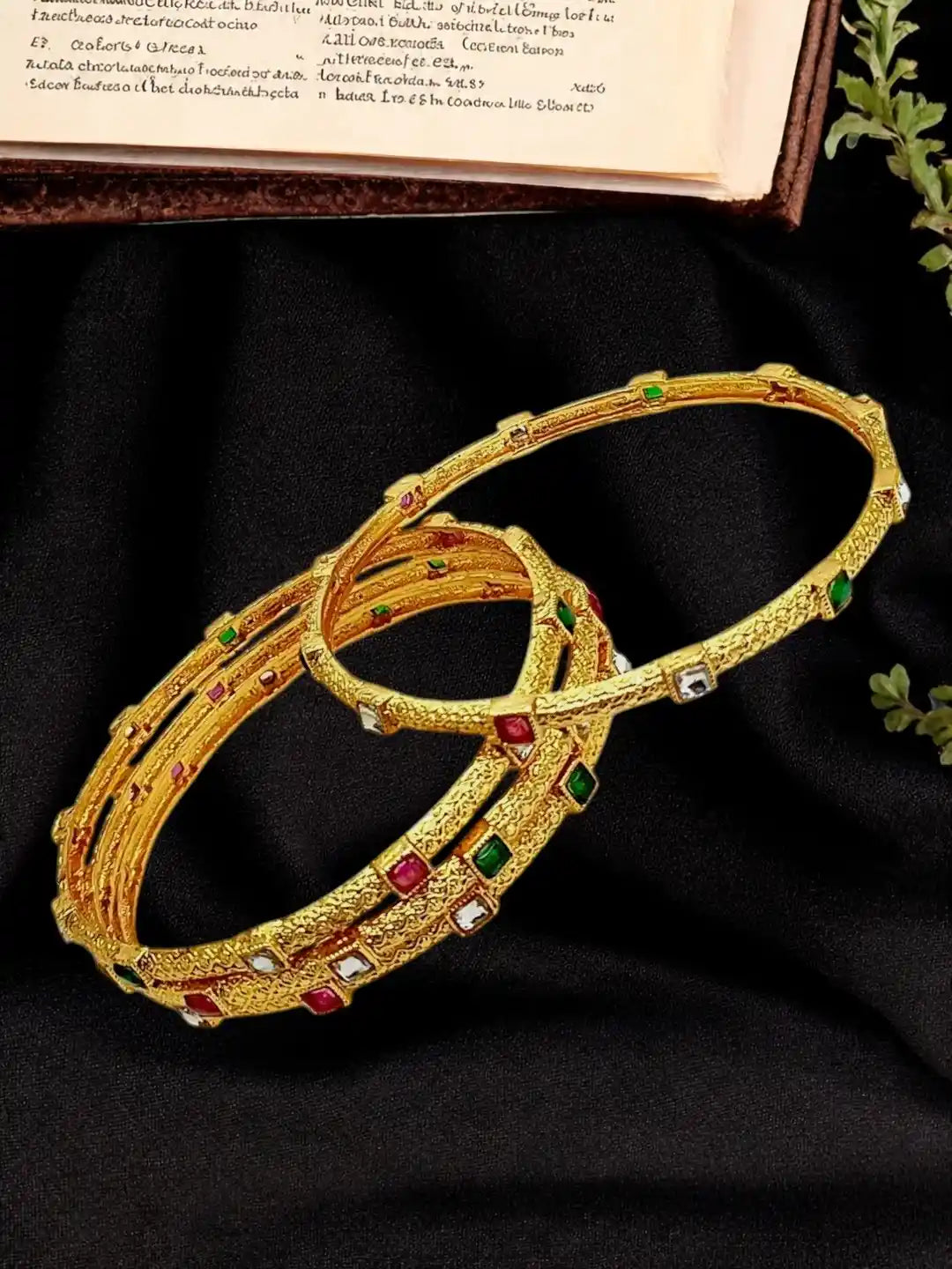 Set Of 4 Gold Plated Sleek Kundan Bangles