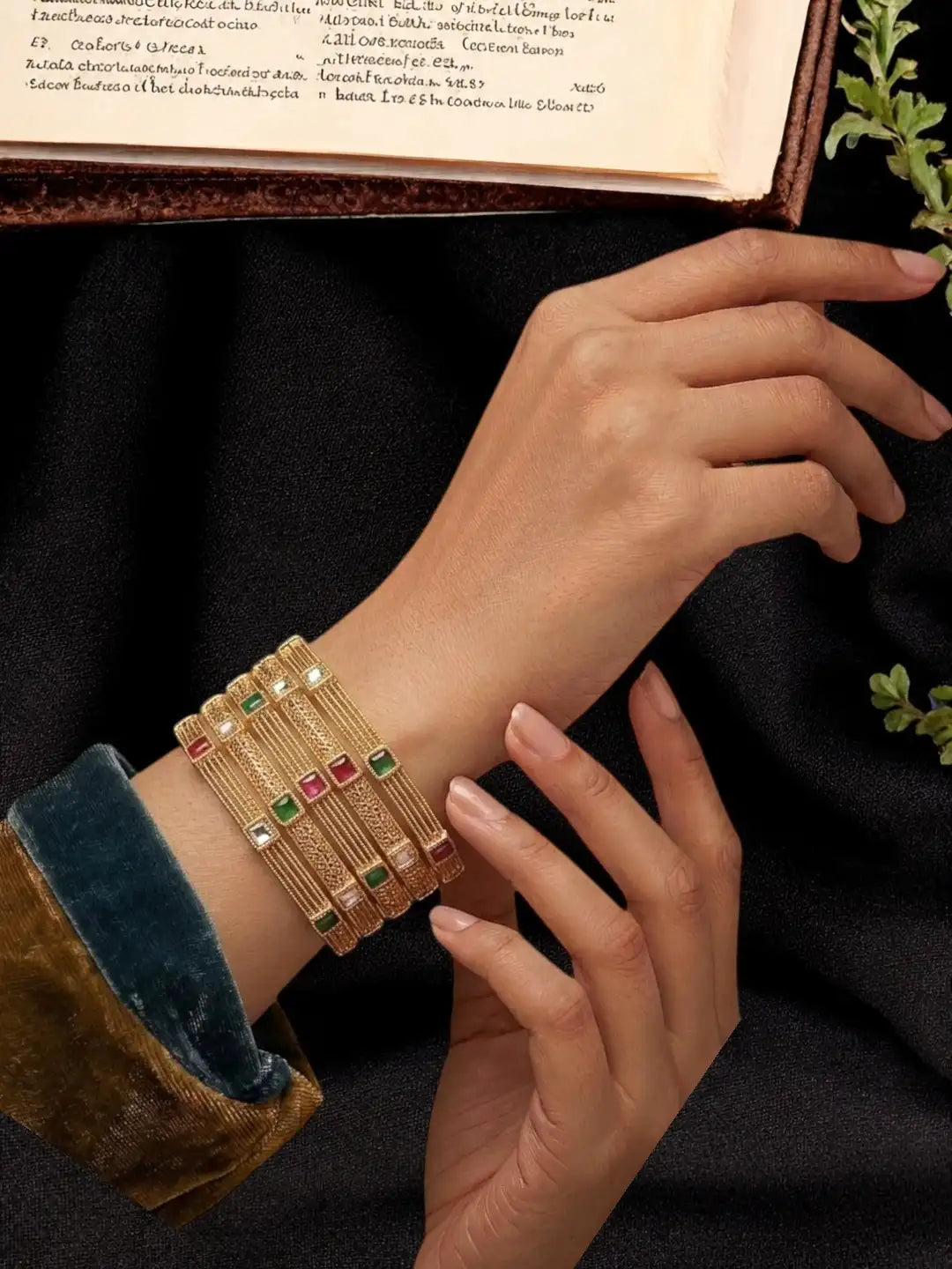 Set Of 4 Gold Plated Sleek Kundan Bangles