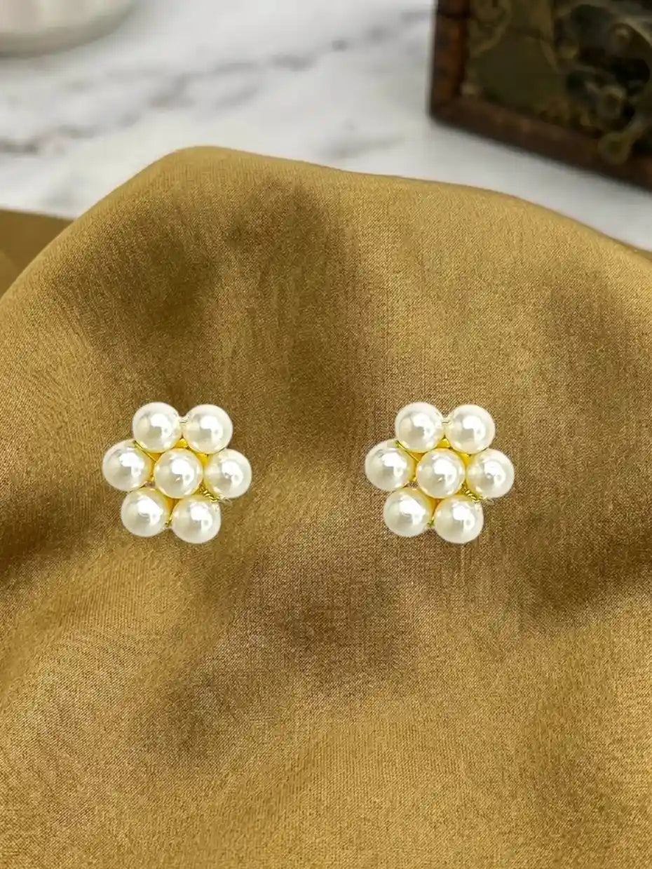 Maharashtrian Style Ear Cuff With Stud Earrings