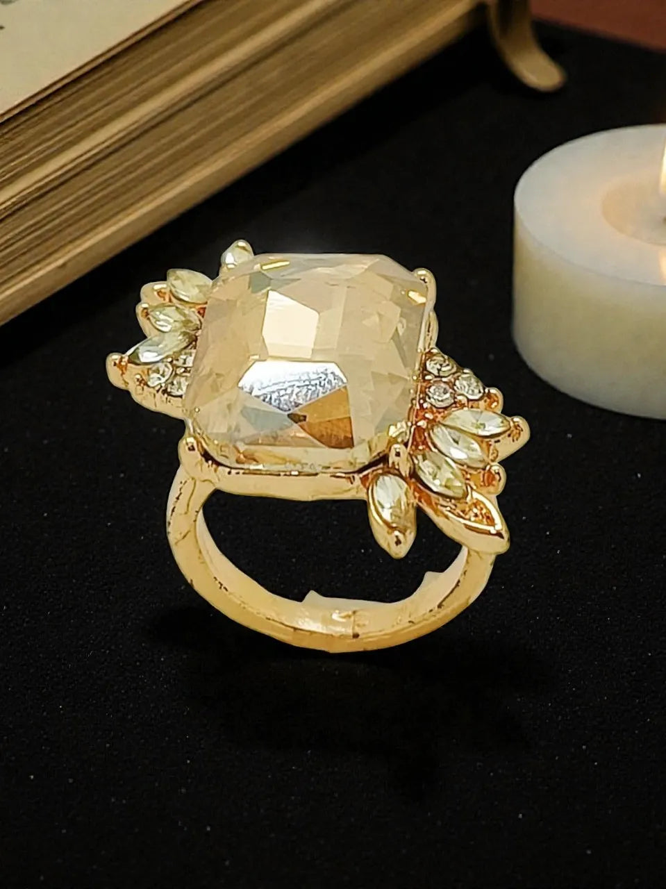Elegant Finger Ring Sparkling Side Crystals