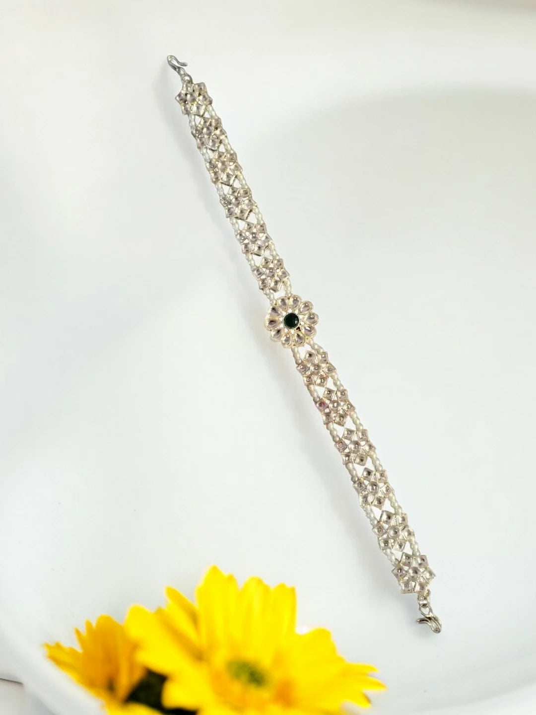 White Floral Sheeshphool