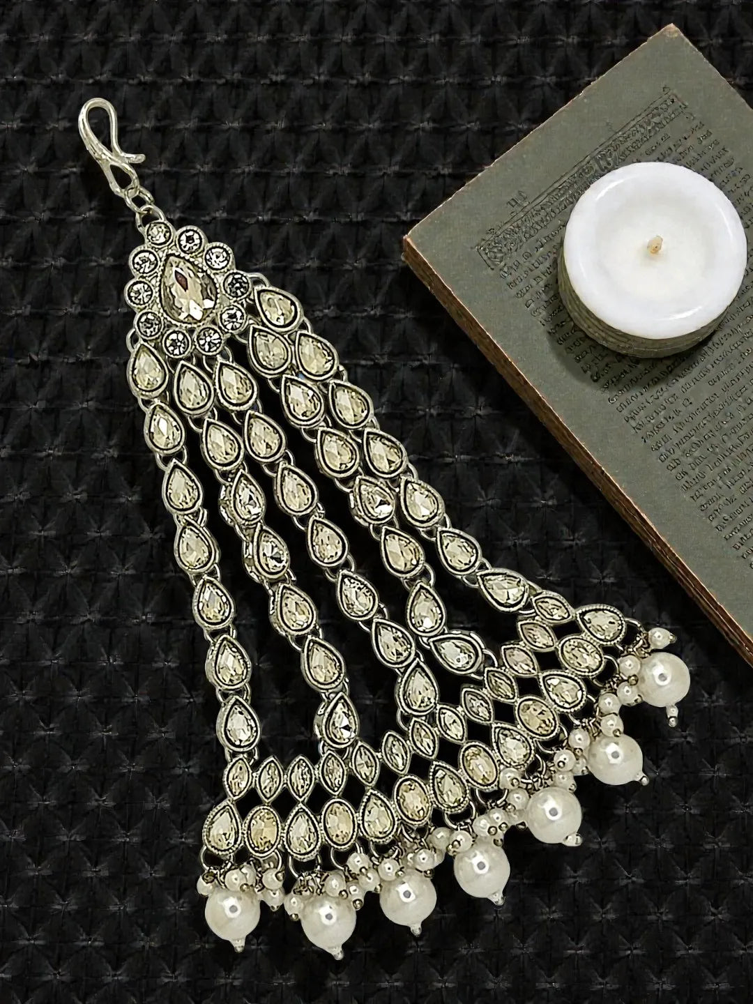Silver with White Beads and Kundan Elegant Passa