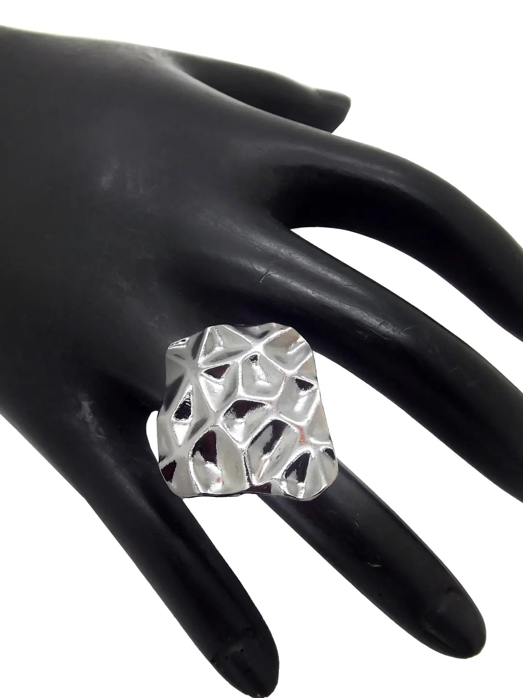 Black Geometric Ring