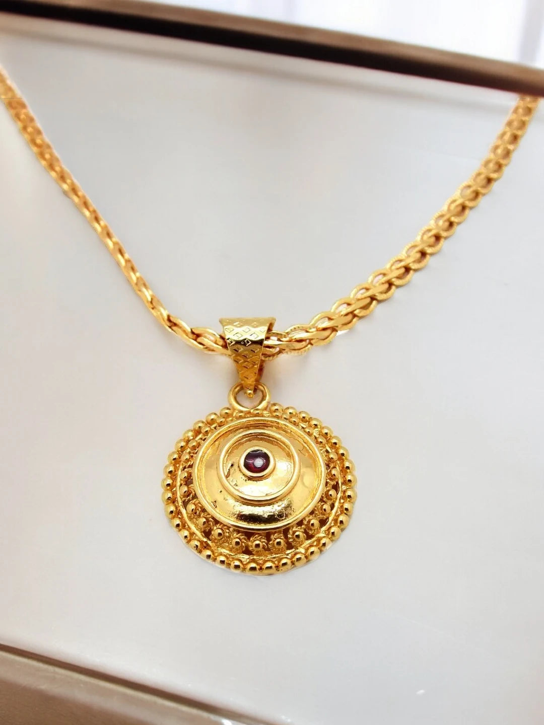 Circular Pendant Chain