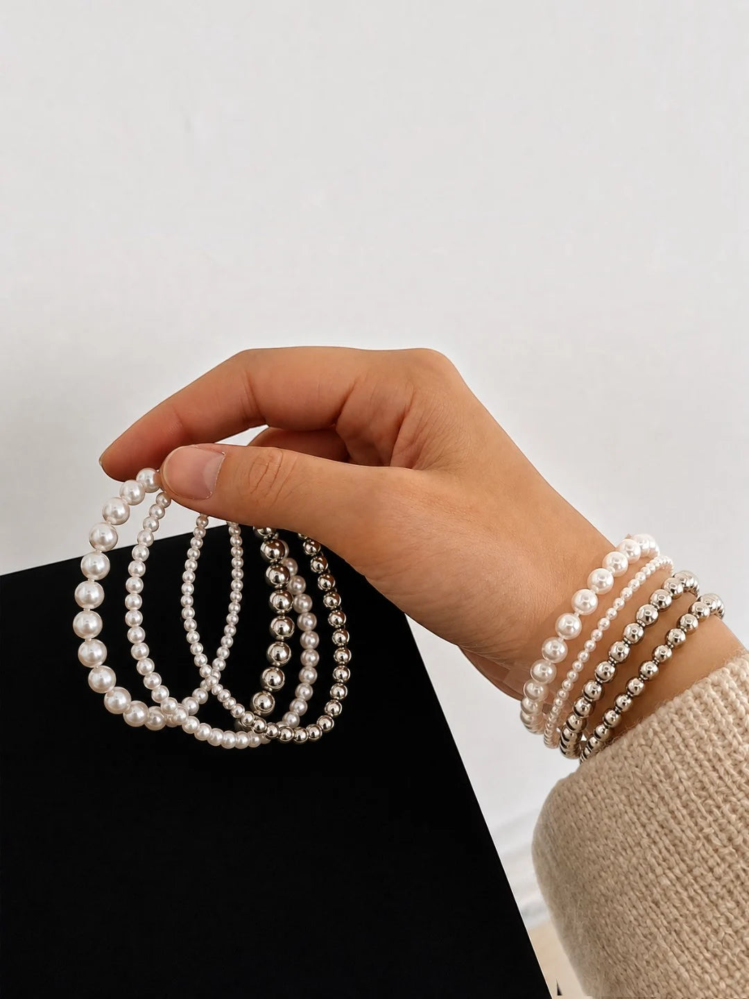 Set of 5 Pearl & Metallic Beaded Stackable Stretchable Bracelets
