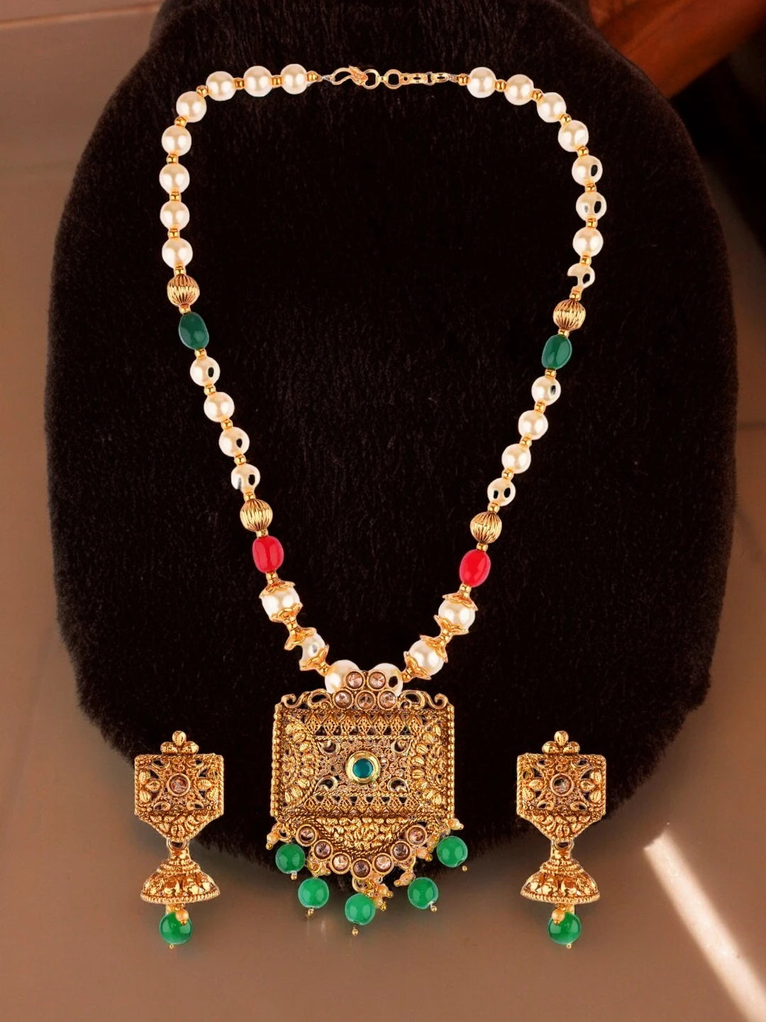 Pearl and Green Bead Jewellery Set
