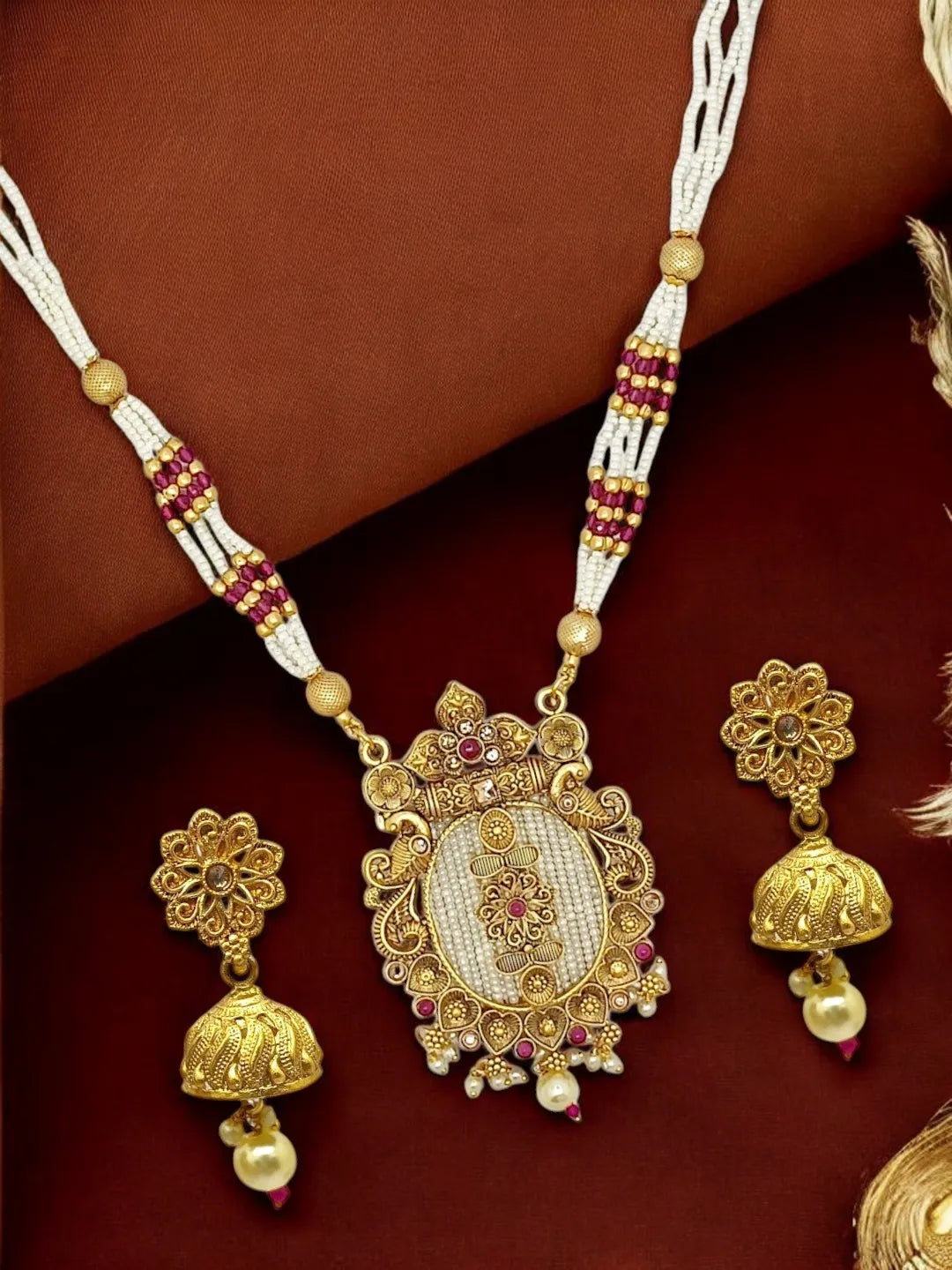 Gold-Plated Multi-Layer Beaded Pendant Jewellery Set