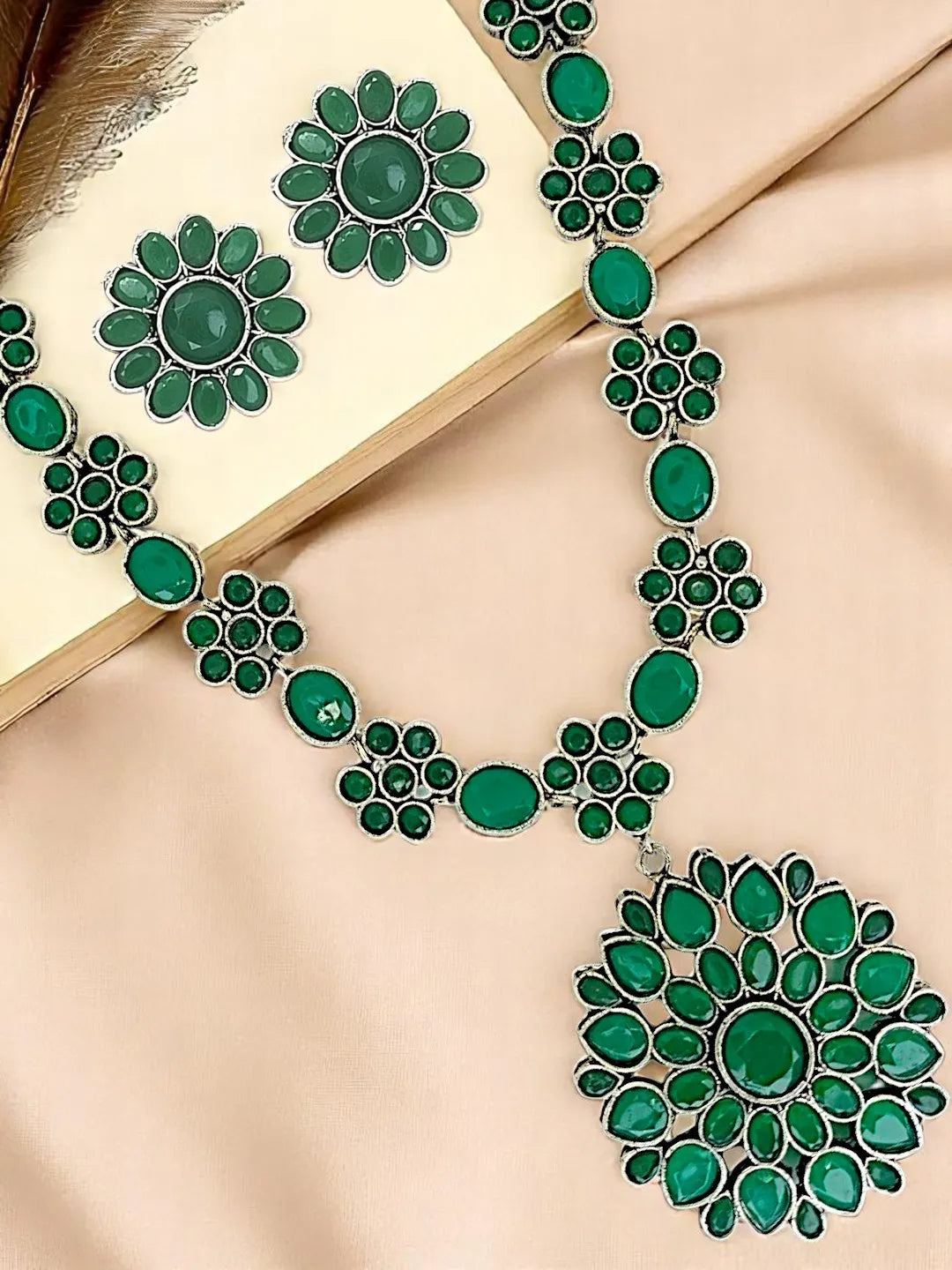 Silver-Plated Emerald Green Stone-Studded Jewellery Set