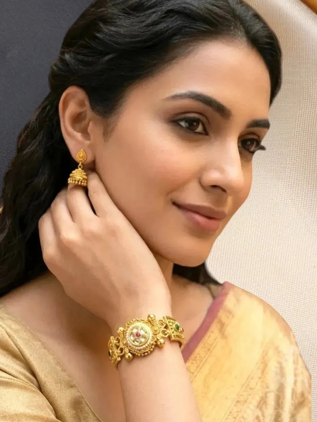 Gold Plated Kundan Elegant Adjustable Bracelet