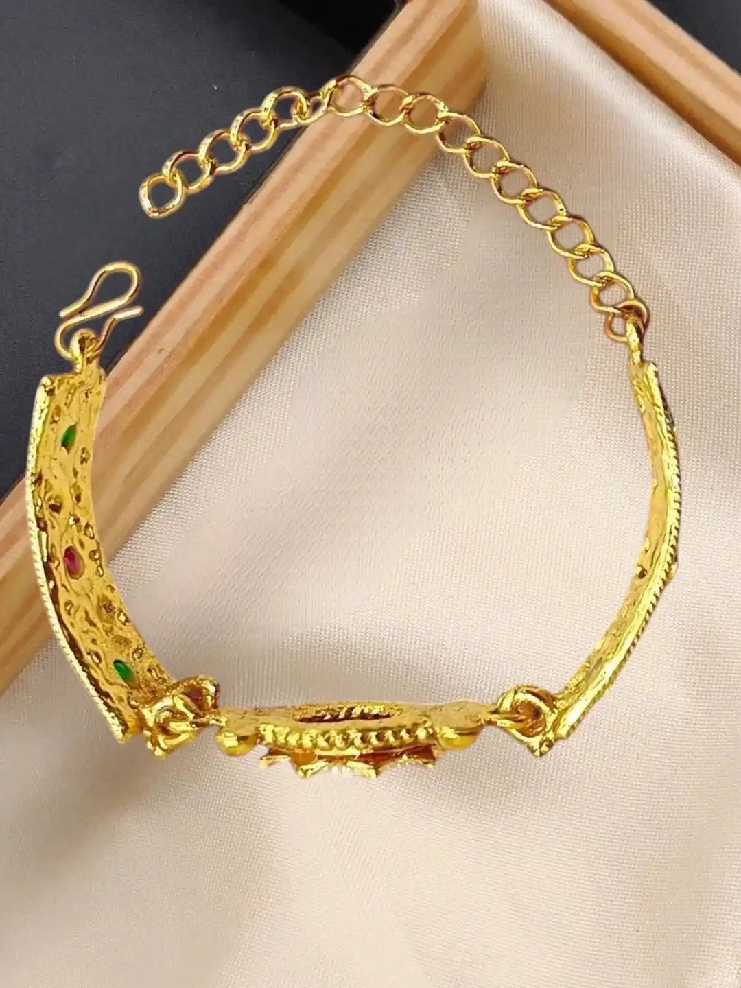Gold Plated Kundan Elegant Adjustable Bracelet