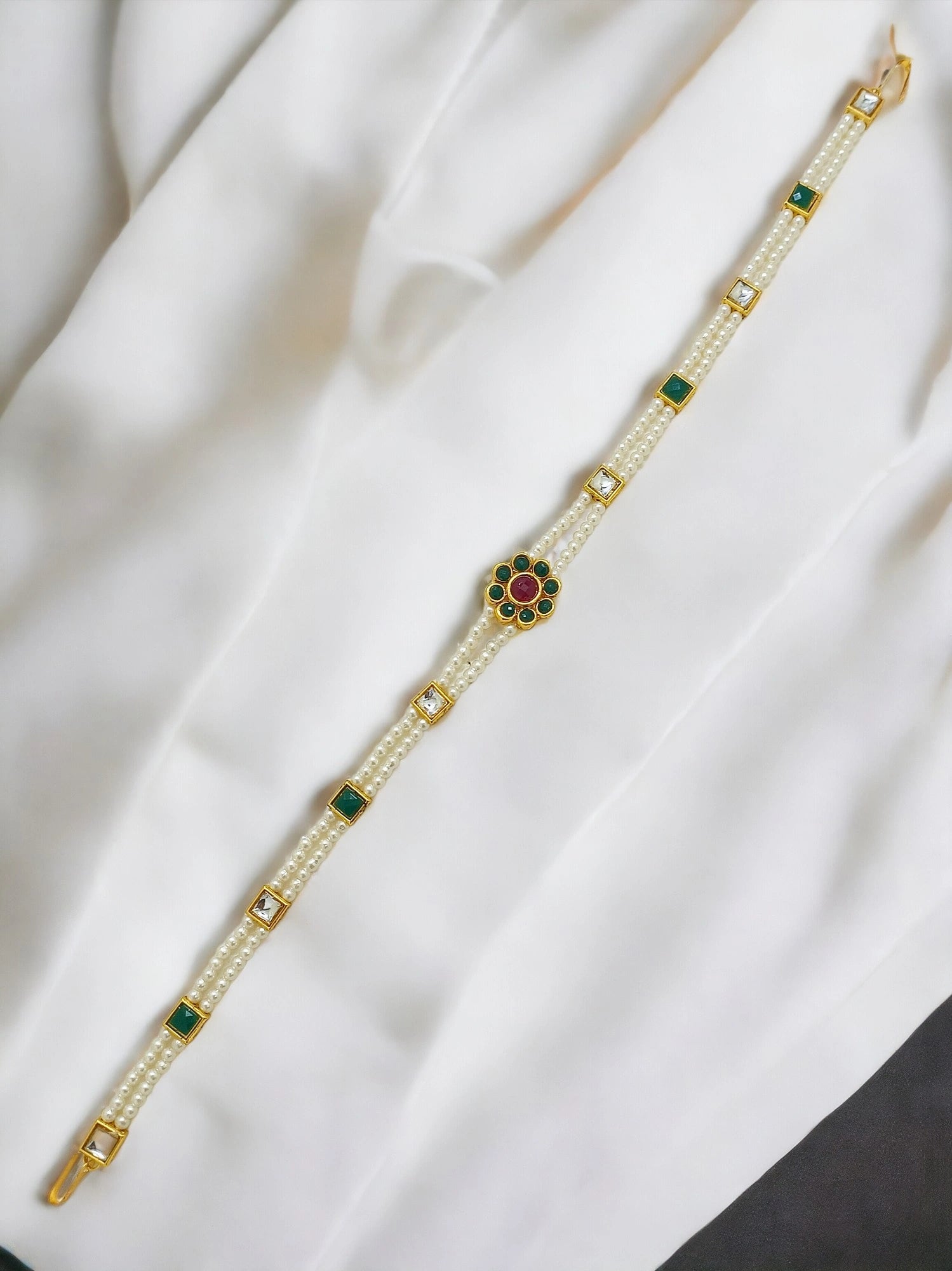 Pearl Elegance Mathapatti Sheeshphool