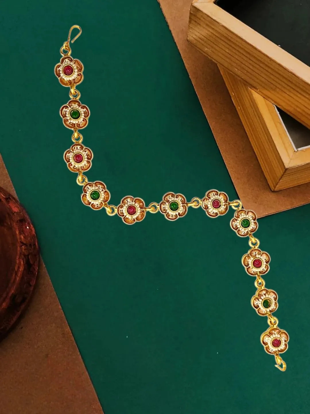 Gold Plated Floral  Kundan Mathapatti Sheeshphool