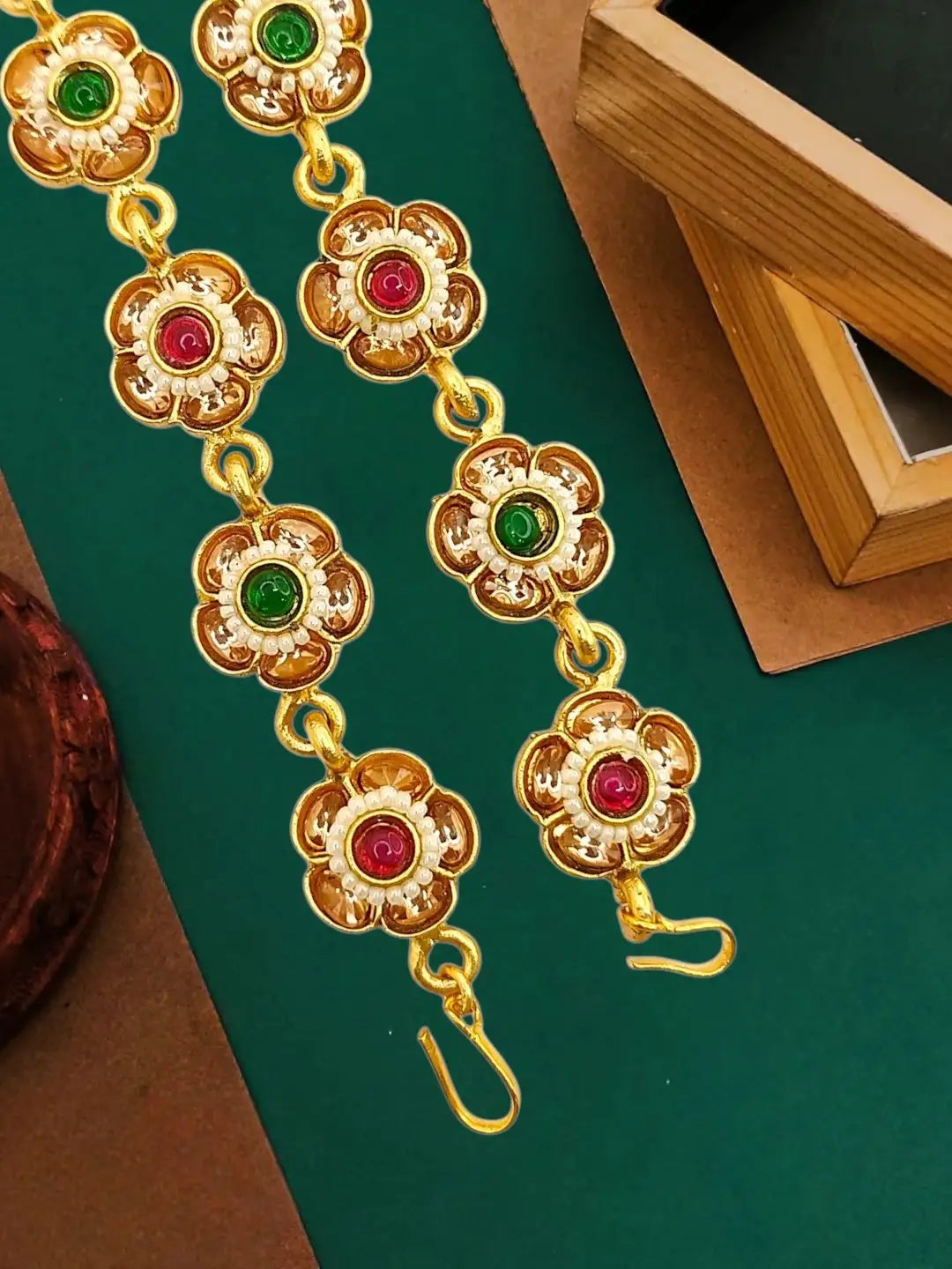 Gold Plated Floral  Kundan Mathapatti Sheeshphool