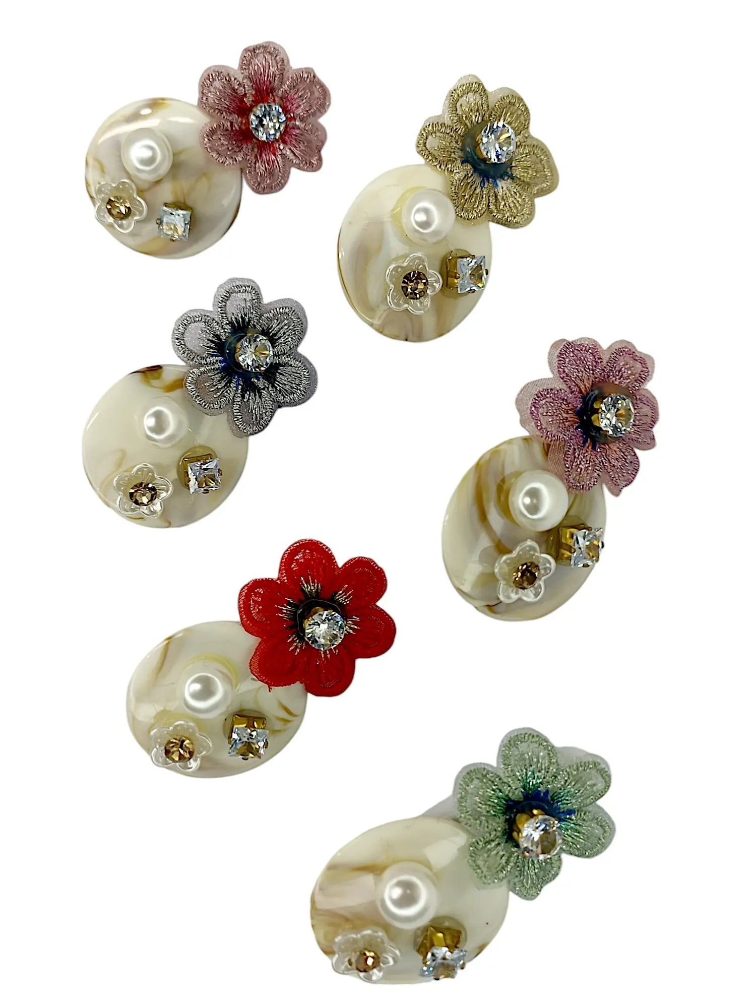 Round Shape Floral Multicolor Saree Pin Set with Pearls