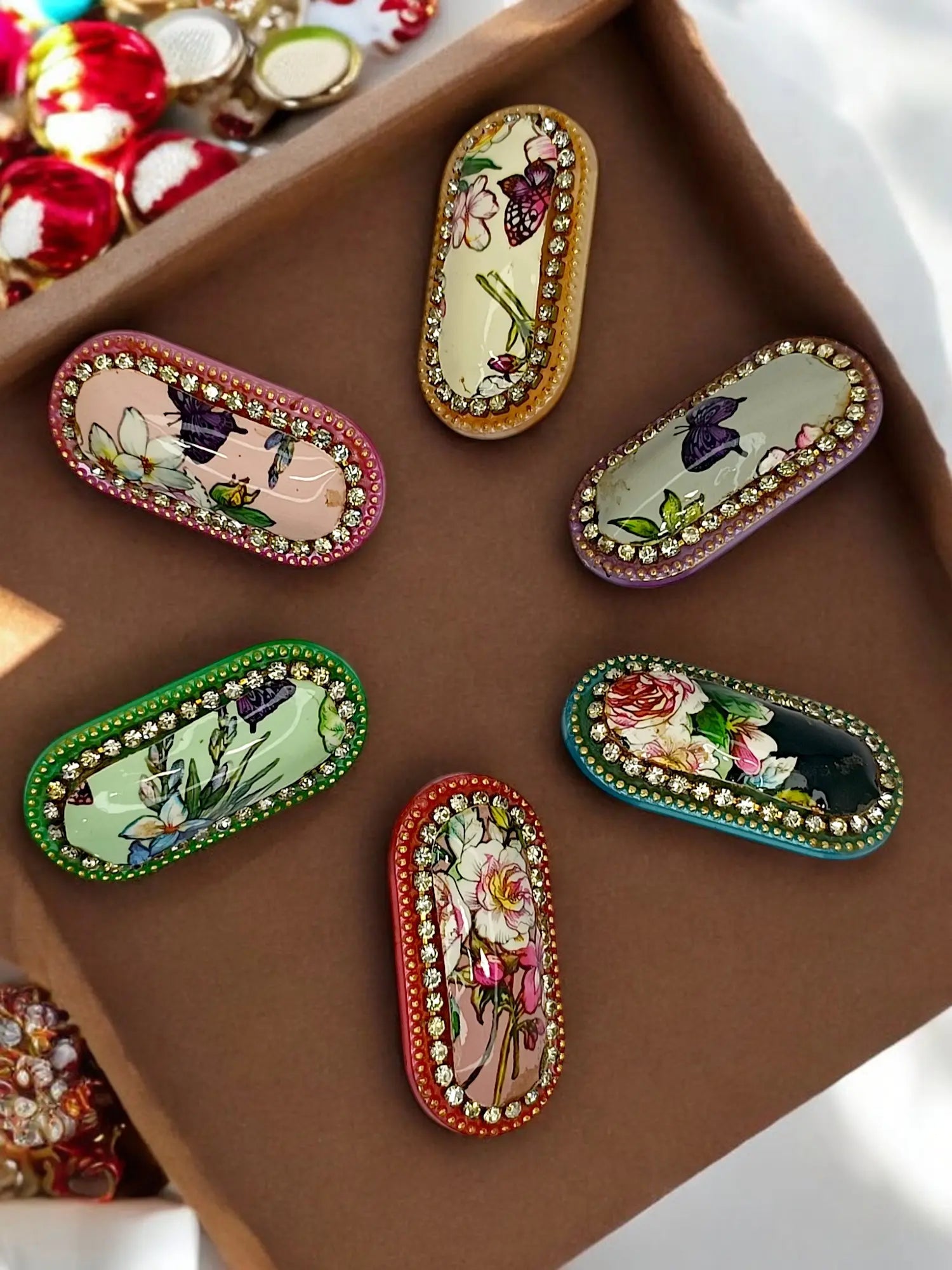 Oval Floral Multicolor Saree Pin Set