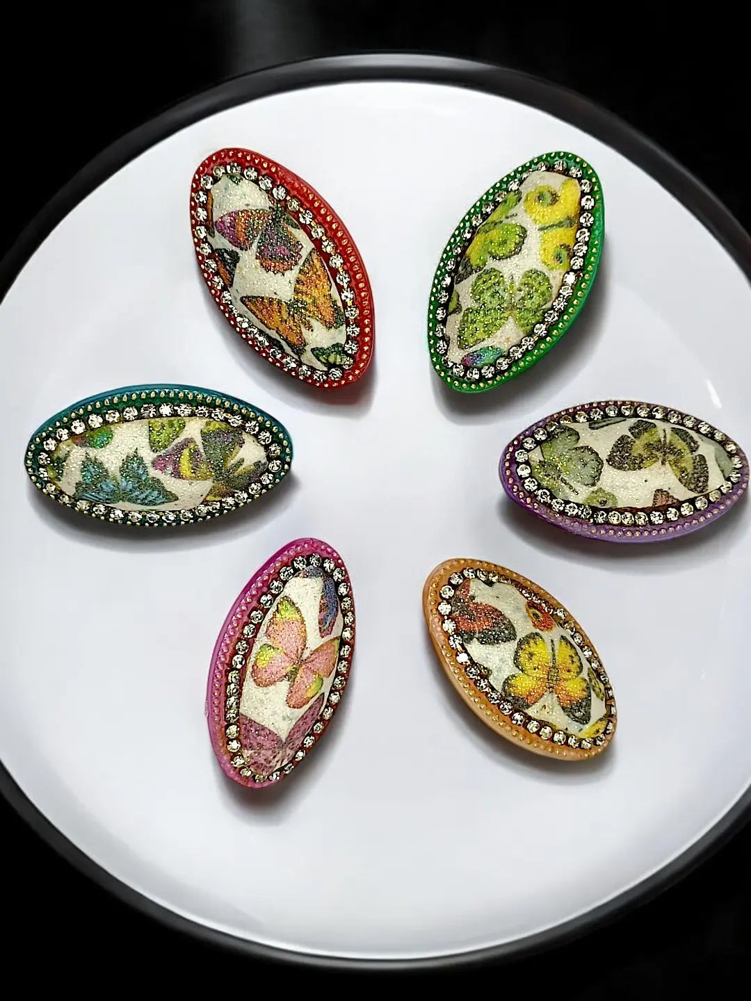 Multicolor Oval Saree Pin Set with Pearls