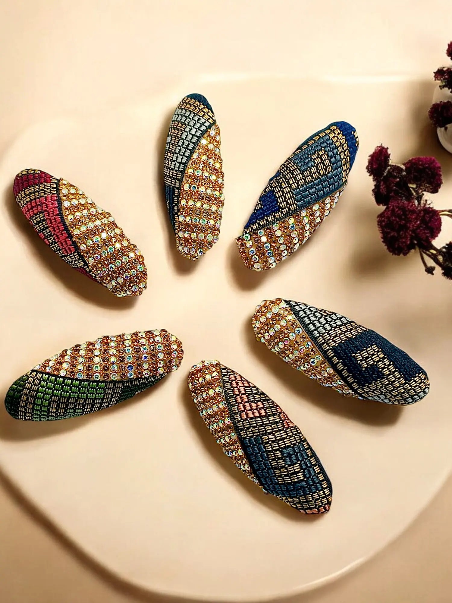 Multicolor Oval Saree Pin with Geometric Patterns