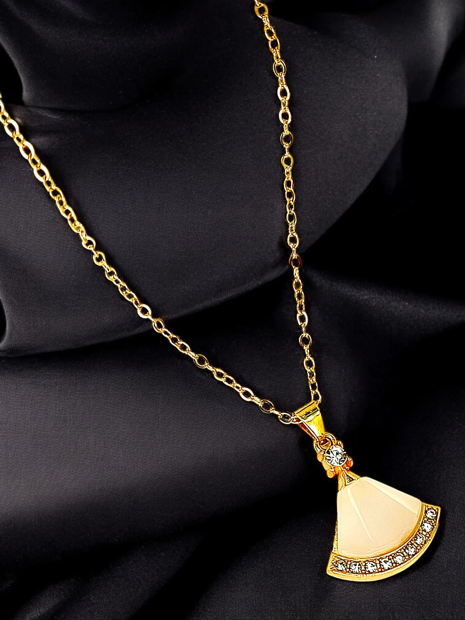 Gold Plated Monalisa CZ Pendant Chain For Women and Girls