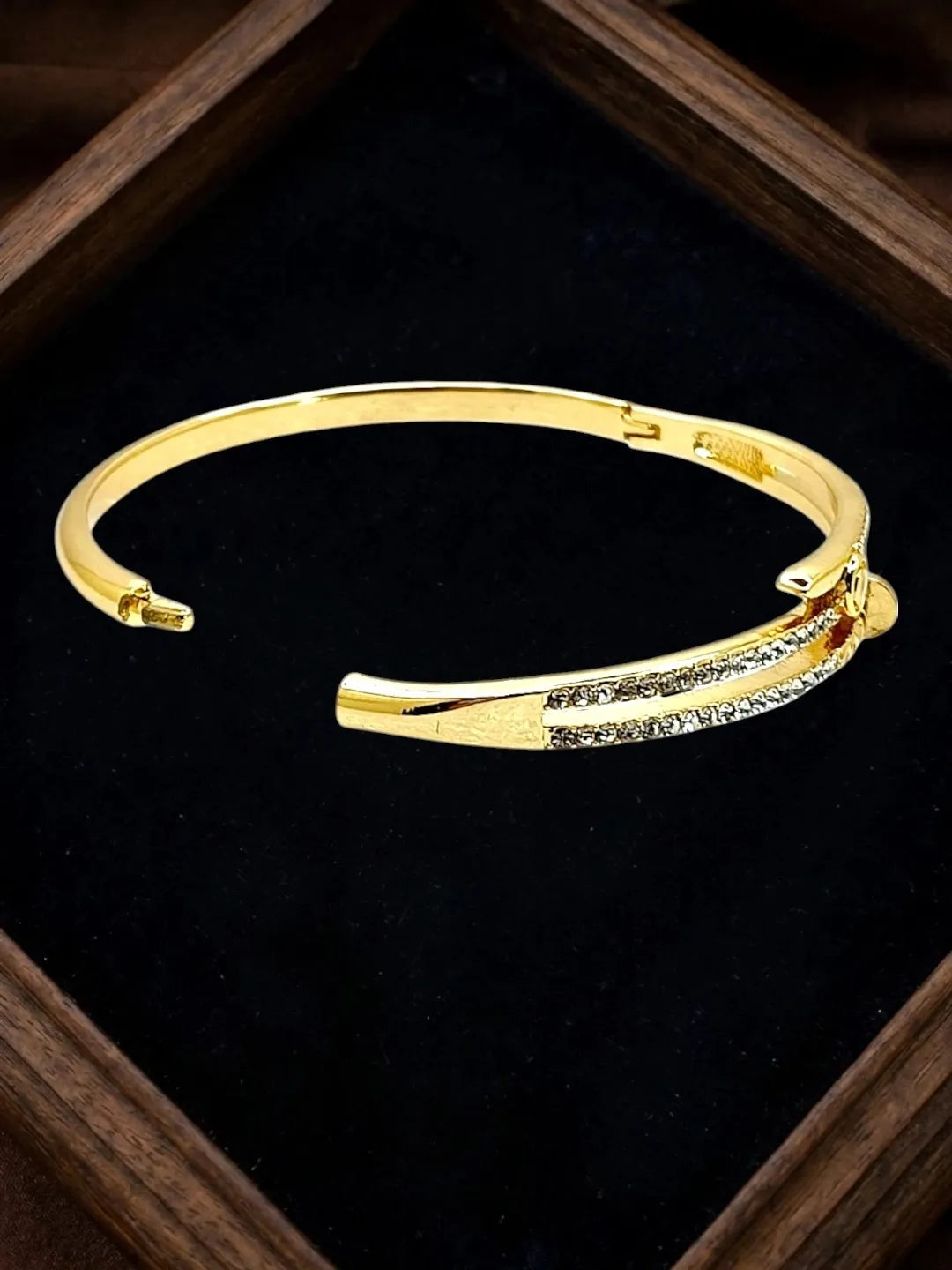 Gold Plated Anti Tarnish CZ Clover Shape Bracelet