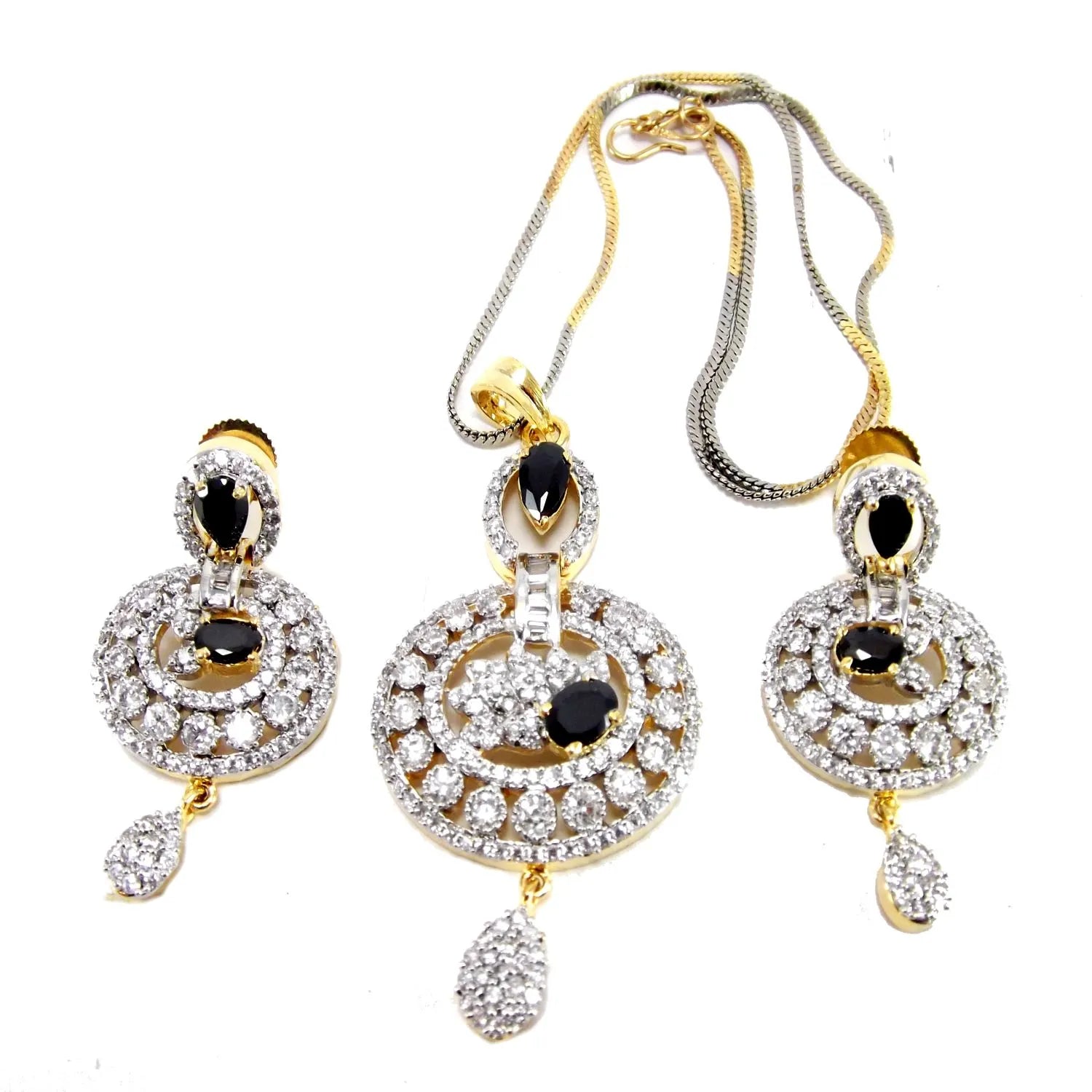 Gold-Plated Silver-Toned Black & White AD-Studded Pendant Jewellery Set