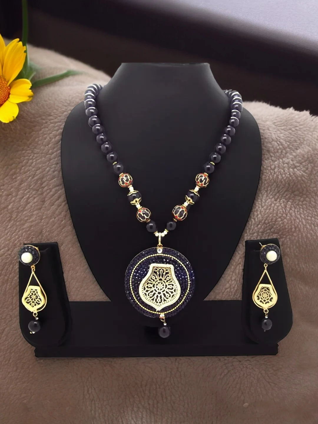 Black Beaded Necklace Set