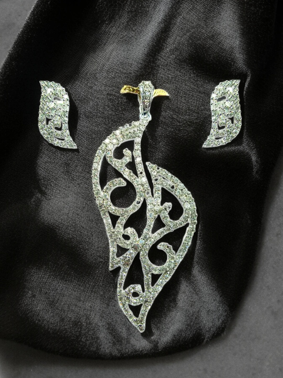 American Diamond Pendant With Earrings
